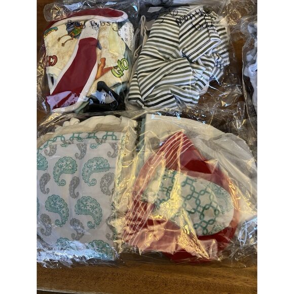 Large Lot Newborn/Infant (0-3 Months) (3-6 Months) Clothes Bibs Sleepers - Picture 15 of 16
